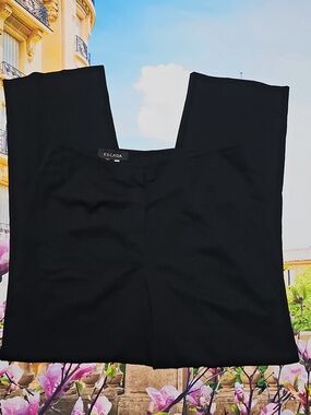 Escada Elegant Black Wool Pants Size 44‎